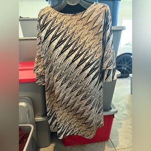 Zigzag Pattern Bell Sleeve Dress in Black and Beige p13